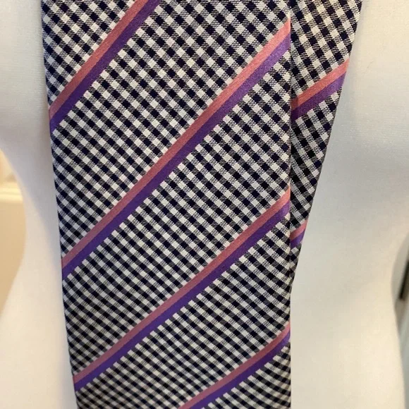 COPY - Chanel Silk Tie - Picture 5 of 16